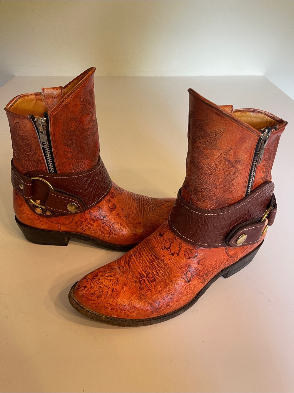 Old Gringo Short harness Boots
Western or Biker
Size 8
